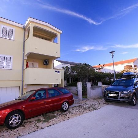 Apartments Franc Povljana Buitenkant foto
