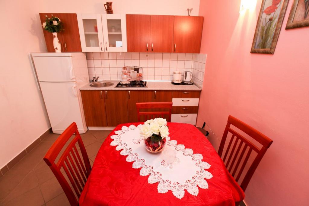 Apartments Franc Povljana Kamer foto