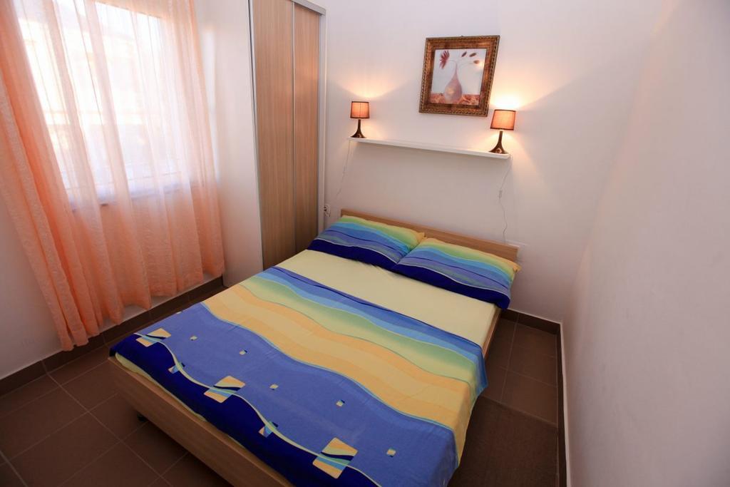 Apartments Franc Povljana Kamer foto